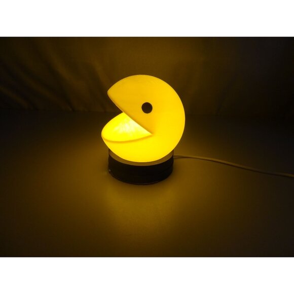 Pac-Man Inspired LED Night Light With USB Connection - Picture 1 of 12